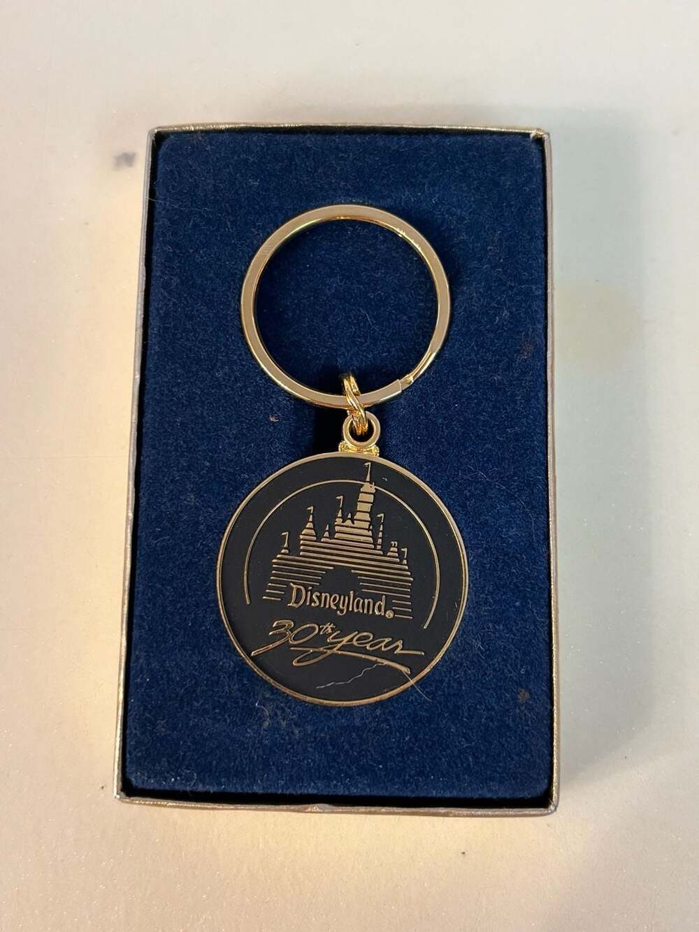 Vintage 1985 Disneyland 30th Anniversary Commemorative Keychain in Original Box